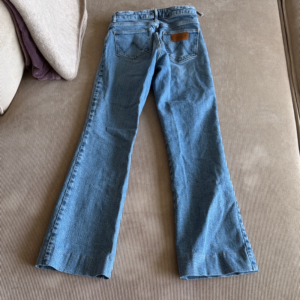Wrangler Women's Flare Jeans in Classic Blue